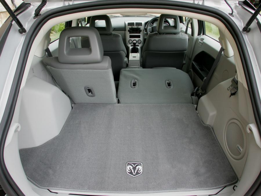  Dodge Caliber 2006 года  (UK) (фото 19 из 31)